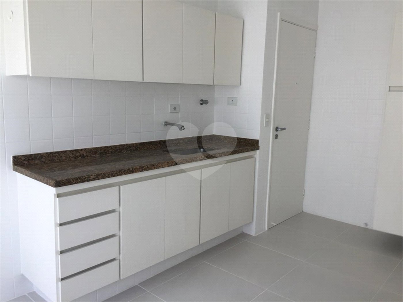 Apartamento à venda com 3 quartos, sendo 1 suíte, em Itaim Bibi, São Paulo, SP