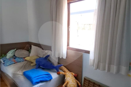 Sobrado à venda com 3 quartos, sendo 1 suíte, em Vila Constança, São Paulo, SP