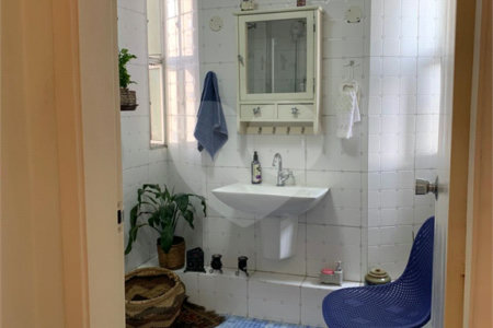 EXCELENTE APARTAMENTO 3DRMS 1STE - AREJADO E ILUMINADO NATURALMENTE