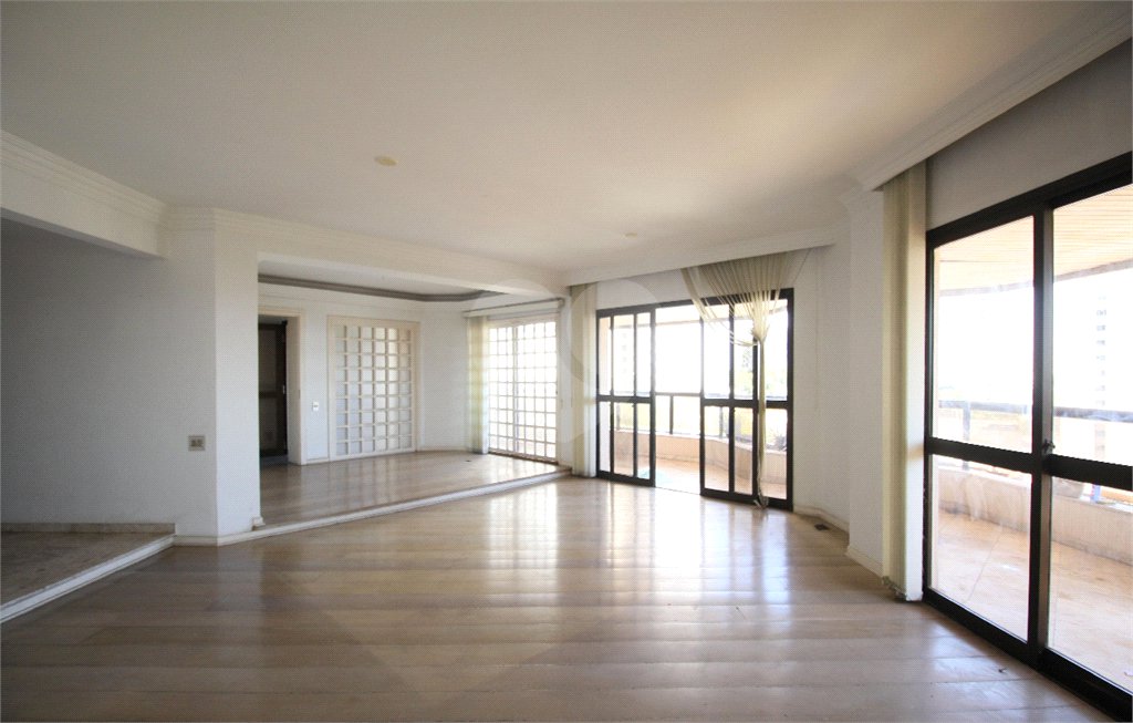 Apartamento à venda com 3 suítes em Vila Suzana, São Paulo, SP