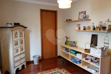 Casa à venda com 5 quartos, sendo 3 suítes, em Jardim da Saúde, São Paulo, SP