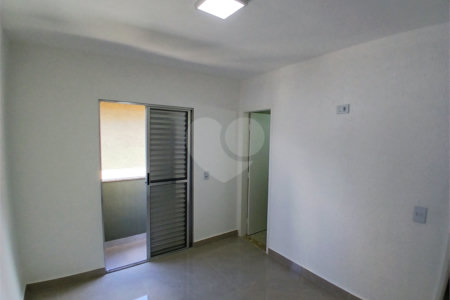 Casa à venda com 3 quartos, sendo 1 suíte, no condomínio Res Saint Honoré, São Paulo - SP
