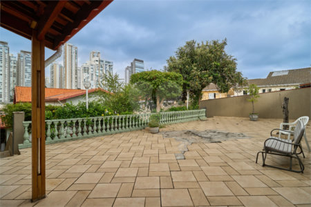 Sobrado à venda com 4 quartos, sendo 1 suíte, em Brooklin Velho, São Paulo, SP