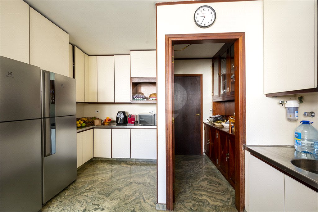 Casa à venda com 3 suítes no condomínio Chácara Flora, São Paulo - SP