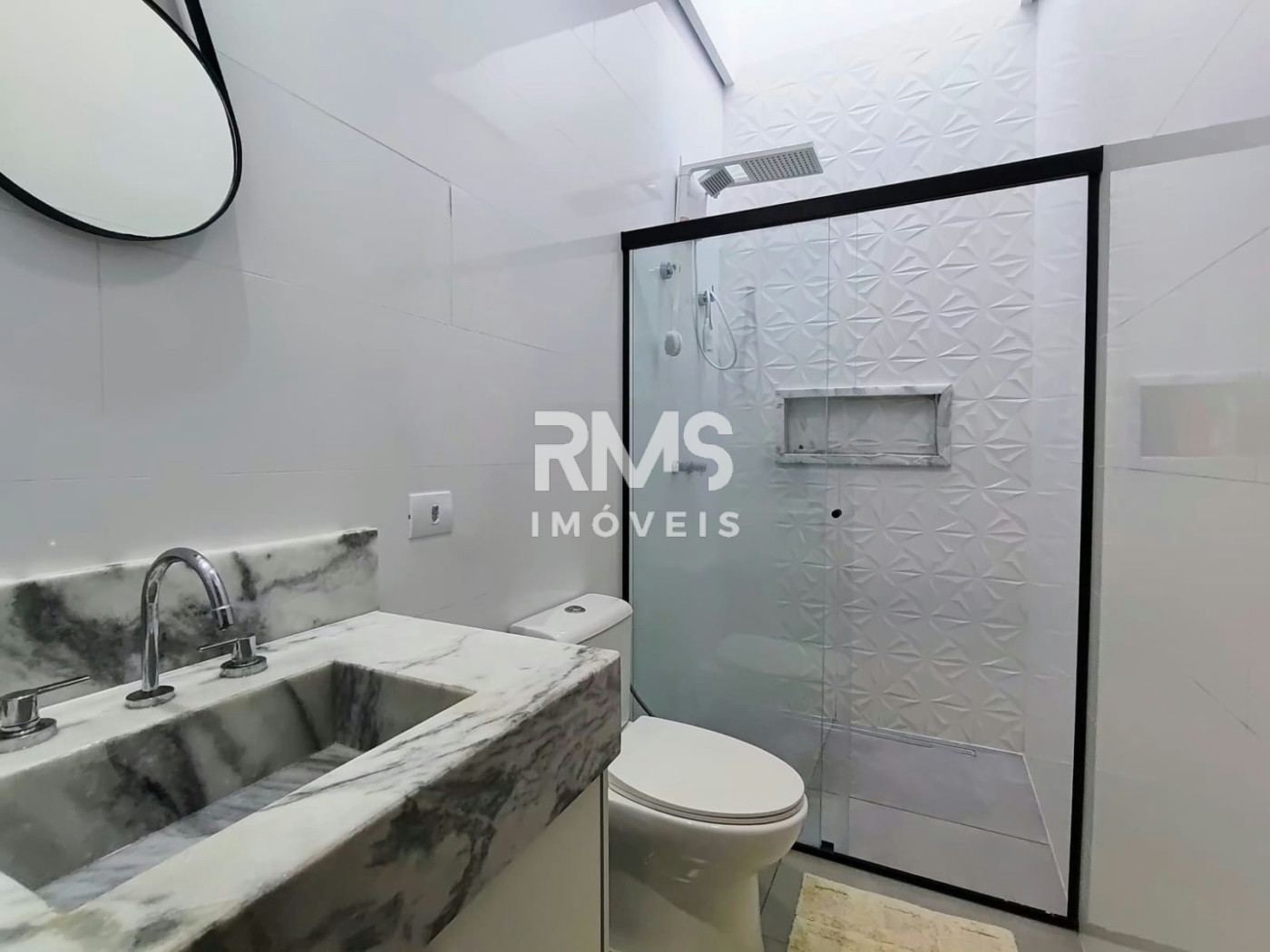 Casa à venda com 3 quartos, sendo 1 suíte, no condomínio Residencial Mont Blanc, Itu - SP