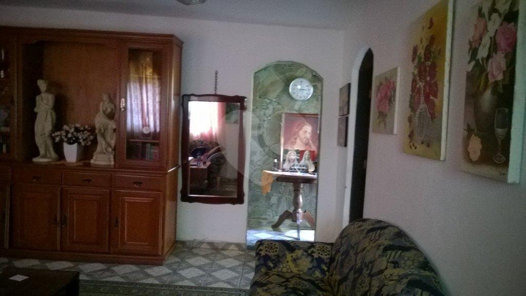 Casa à venda com 4 quartos, sendo 1 suíte, em Santa Teresinha, São Paulo, SP