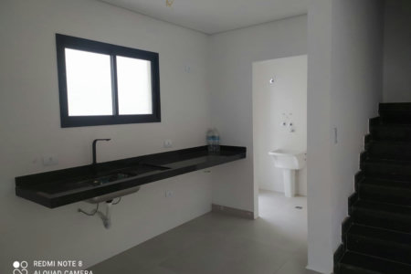Sobrado com 3 dormitórios à venda, 107 m² por R$ 825.000,00 - Estuário - Santos/SP