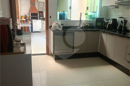 Sobrado à venda com 3 quartos, sendo 1 suíte,  em Campo Grande, São Paulo, SP