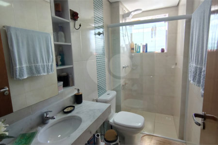 Apartamento à venda com 3 quartos, sendo 2 suítes, no Centro, Peruíbe, SP