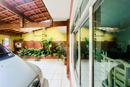 Sobrado à venda com 4 quartos, sendo 1 suíte, em Vila Gilda, Santo André, SP