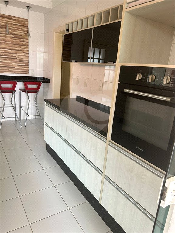 Casa à venda com 3 suítes no condomínio Terras de São Francisco, Vinhedo - SP