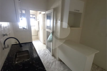 Apartamento à venda com 3 quartos, sendo 1 suíte,  em Vila Olímpia, São Paulo, SP