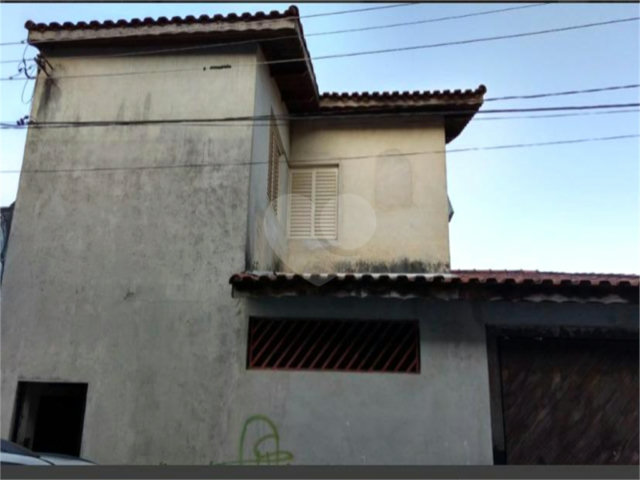 Sobrado à venda com 4 quartos, sendo 2 suítes,  em Jaraguá, São Paulo, SP