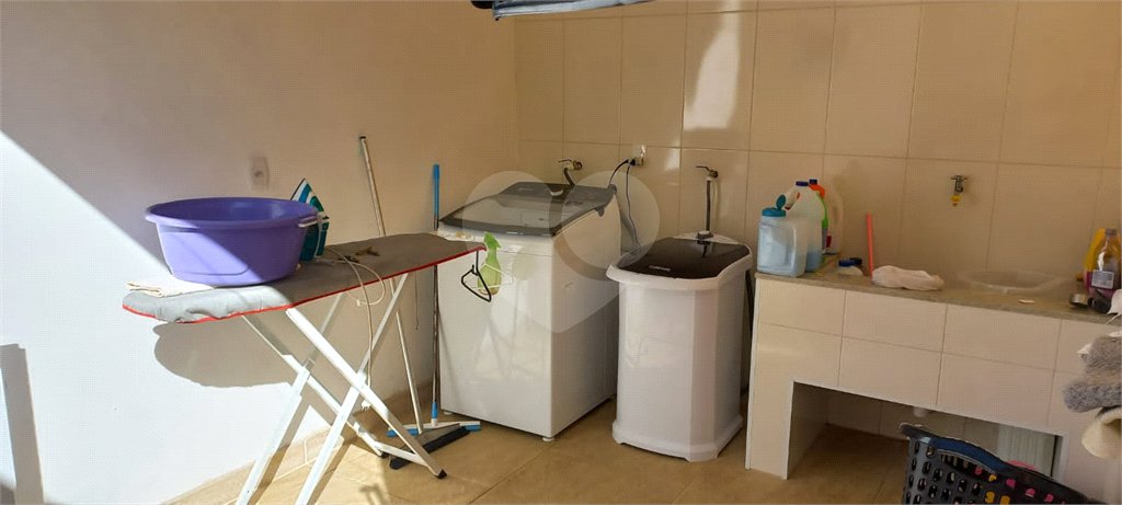 Casa à venda com 3 quartos, sendo 1 suíte, no condomínio Sausalito, Mairiporã - SP