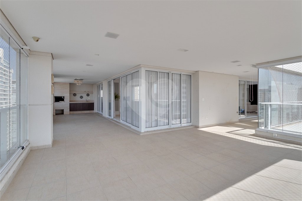 Apartamento à venda com 4 suítes em Campo Belo, São Paulo, SP