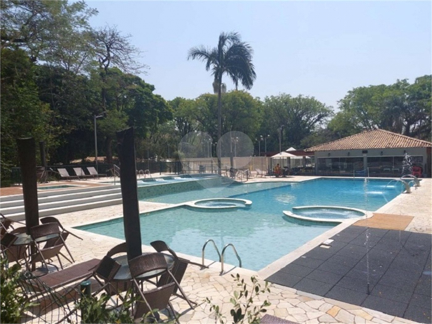 Casa à venda com 4 suítes no condomínio Reserva Colonial, Valinhos - SP