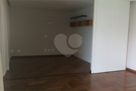 Apartamento à venda com 4 suítes em Vila Suzana, São Paulo, SP