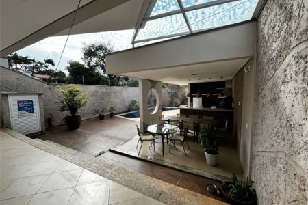 Casa à venda com 4 quartos, sendo 3 suítes,  em Vila Oliveira, Mogi das Cruzes, SP