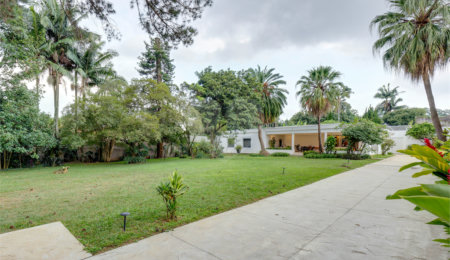 Casa Térrea à venda ou para alugar com 4 suítes em Alto da Boa Vista, São Paulo, SP