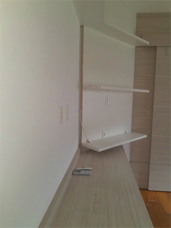 Casa à venda ou para alugar com 4 suítes em Chácaras São Carlos, Cotia, SP