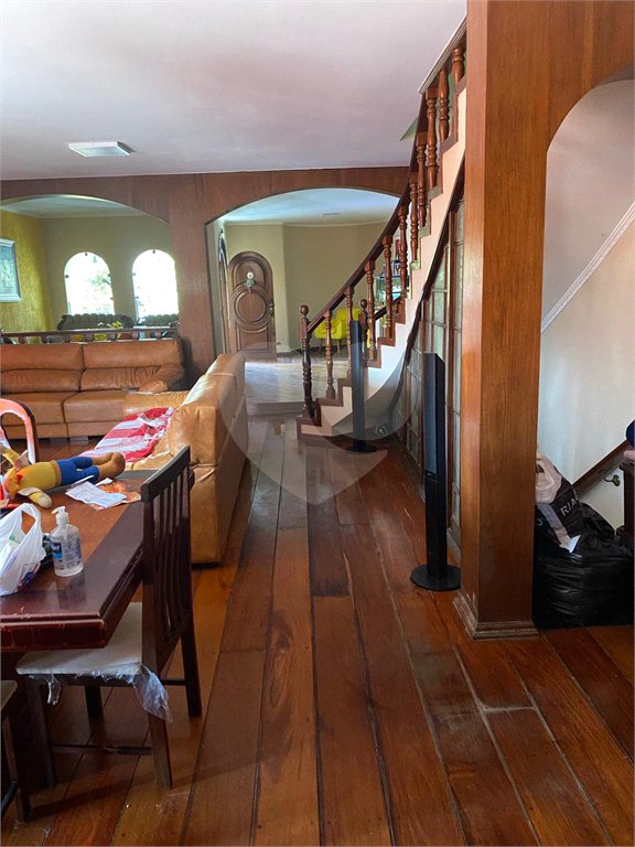 Sobrado à venda com 4 quartos, sendo 3 suítes, em Vila Gustavo, São Paulo, SP