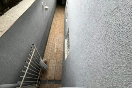 Sobrado à venda com 3 quartos, sendo 1 suíte, em Lopes de Oliveira, Sorocaba, SP