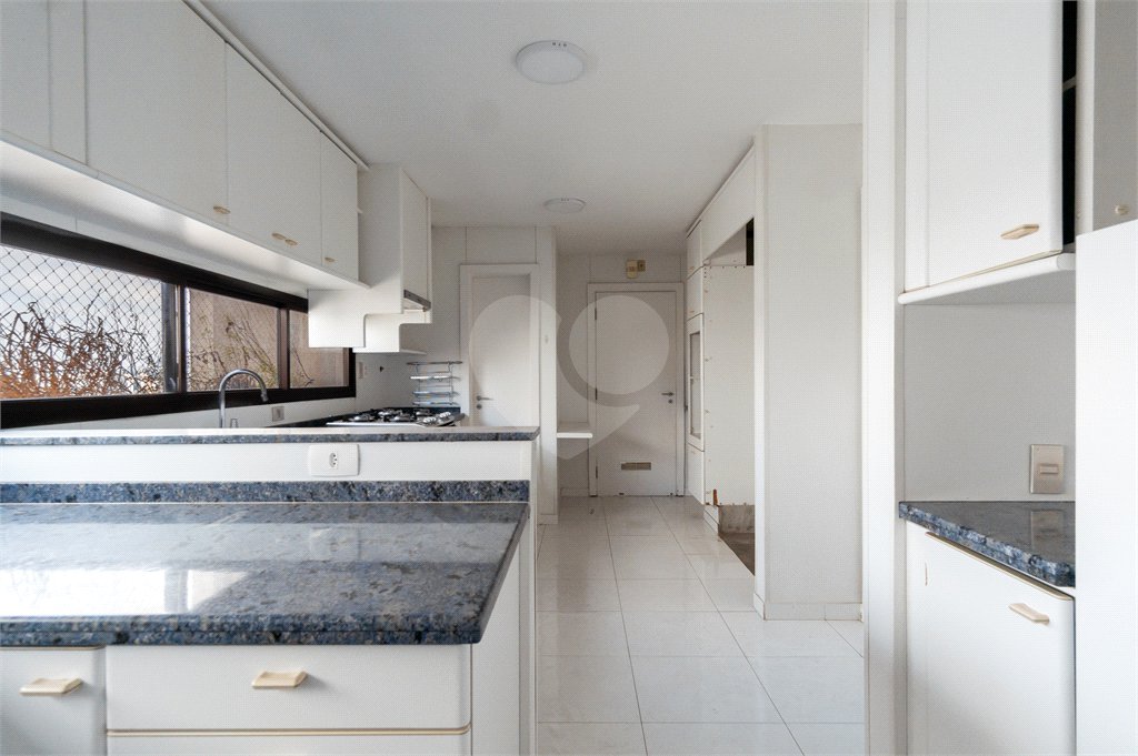 Duplex à venda com 6 quartos, sendo 4 suítes, em Alto de Pinheiros, São Paulo, SP