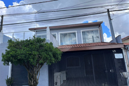 Sobrado à venda com 5 quartos, sendo 2 suítes,  em Jardim da Granja, São José dos Campos, SP