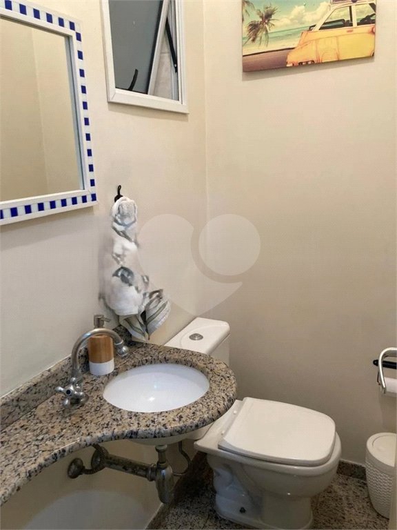 Casa à venda com 3 quartos, sendo 1 suíte, no condomínio Villa Sorrentina, São Paulo - SP