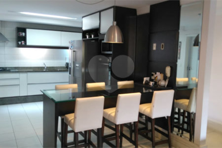 Apartamento à venda com 3 suítes em Jardim Londrina, São Paulo, SP