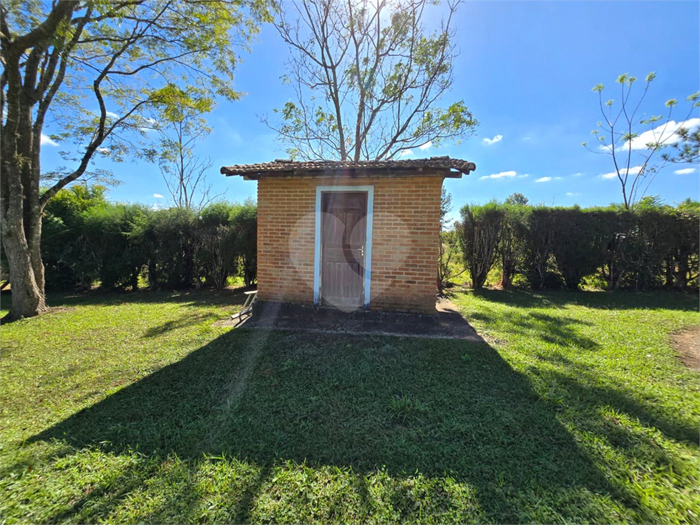 Chácara à venda com 4 quartos, sendo 1 suíte, em Cercadinho, Alambari, SP