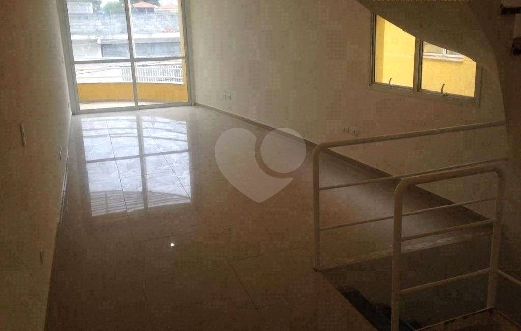Casa à venda com 2 quartos, sendo 1 suíte, no condomínio Residencial Vegas, São Paulo - SP