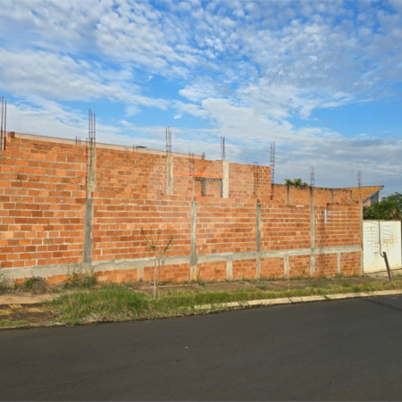 Sobrado à venda com 2 quartos em Cidade Jardim, Araraquara, SP