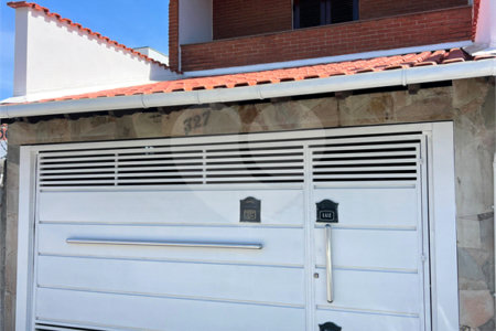 Sobrado à venda com 3 quartos, sendo 1 suíte, em Conjunto Habitacional Brás Cubas, Mogi das Cruzes, SP