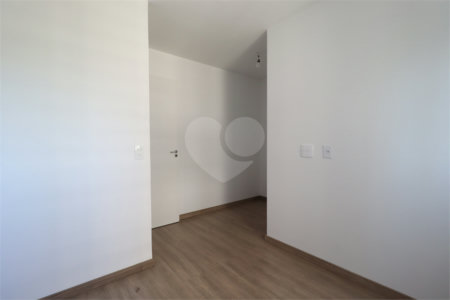 Apartamento à venda com 3 quartos, sendo 1 suíte, em Vila Anastácio, São Paulo, SP