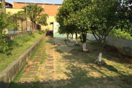Casa à venda com 4 quartos, sendo 2 suítes,  em Vila Oliveira, Mogi das Cruzes, SP