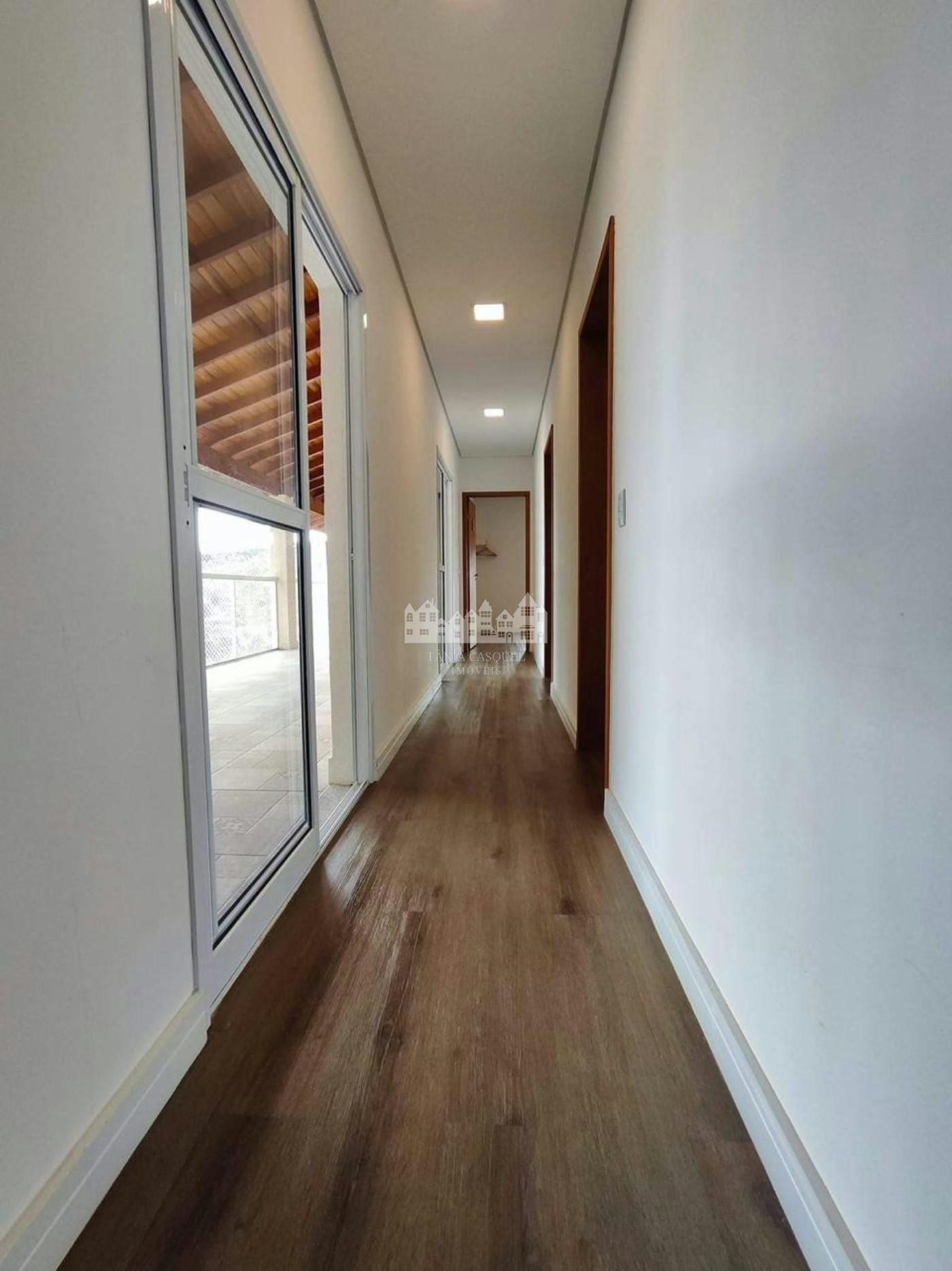Casa à venda com 6 suítes no condomínio Portal Ouro Verde, Atibaia - SP