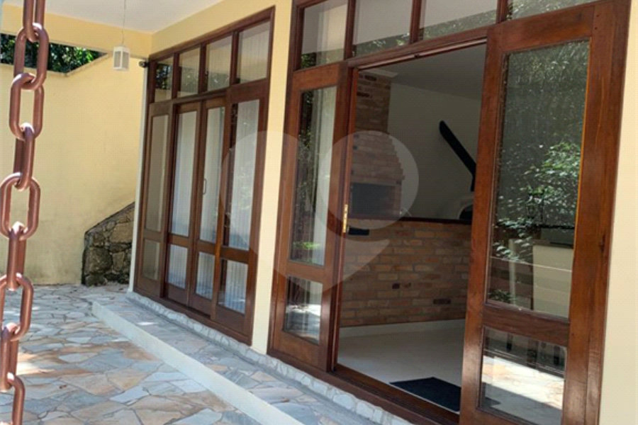 Casa à venda com 3 suítes no condomínio Parque Imperial da Cantareira, Mairiporã - SP