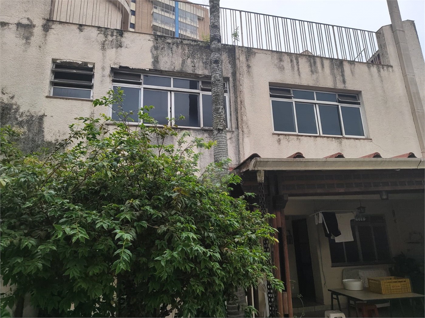 Casa à venda com 4 quartos, sendo 2 suítes, no condomínio Chácara das Rosas, São Paulo - SP