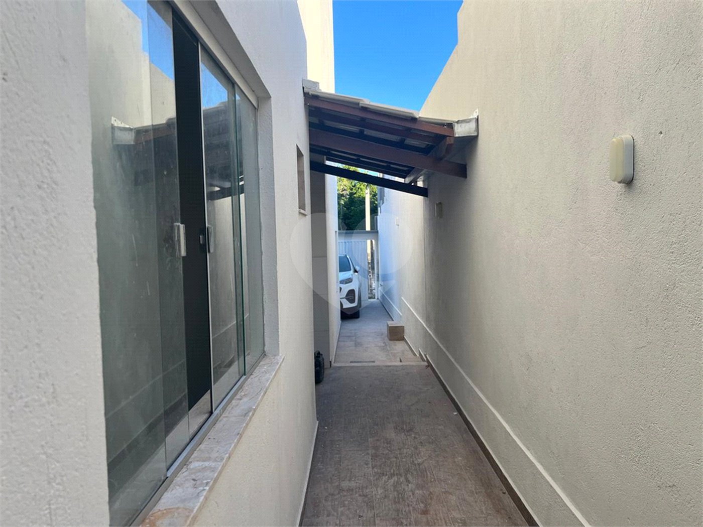 Casa à venda com 3 quartos, sendo 2 suítes, em Taperapuan, Porto Seguro, BA