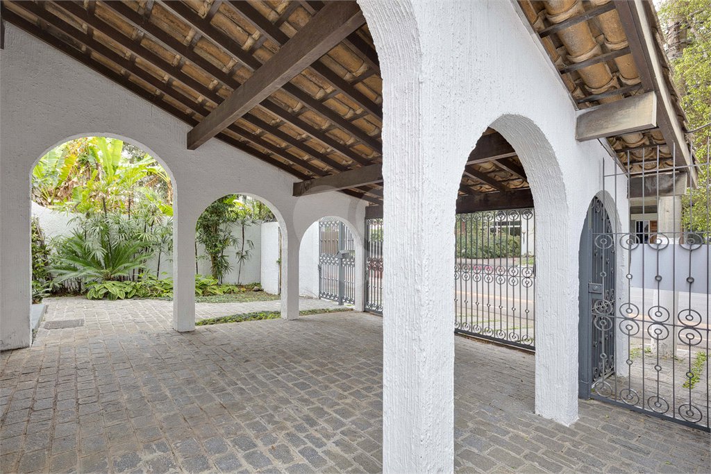 Sobrado à venda com 4 quartos, sendo 2 suítes, em Granja Julieta, São Paulo, SP