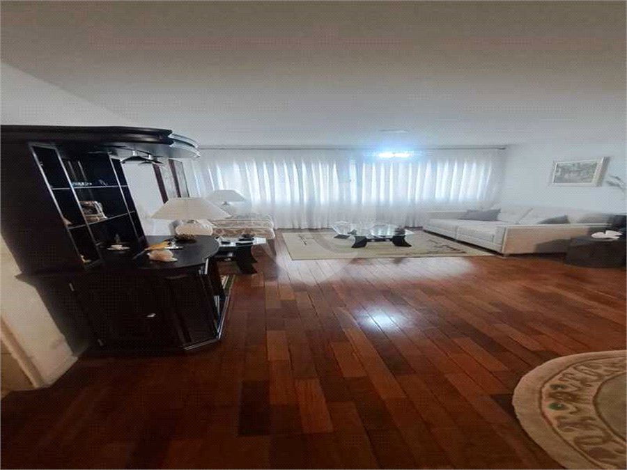 Apartamento à venda com 3 quartos, sendo 1 suíte, em Pinheiros, São Paulo, SP
