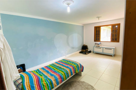 Casa à venda com 3 suítes em Dos Finco, São Bernardo do Campo, SP
