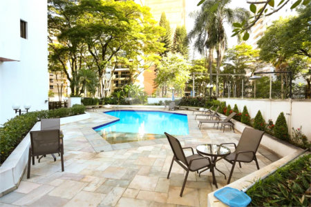 Apartamento à venda com 3 quartos, sendo 2 suítes,  em Campo Belo, São Paulo, SP