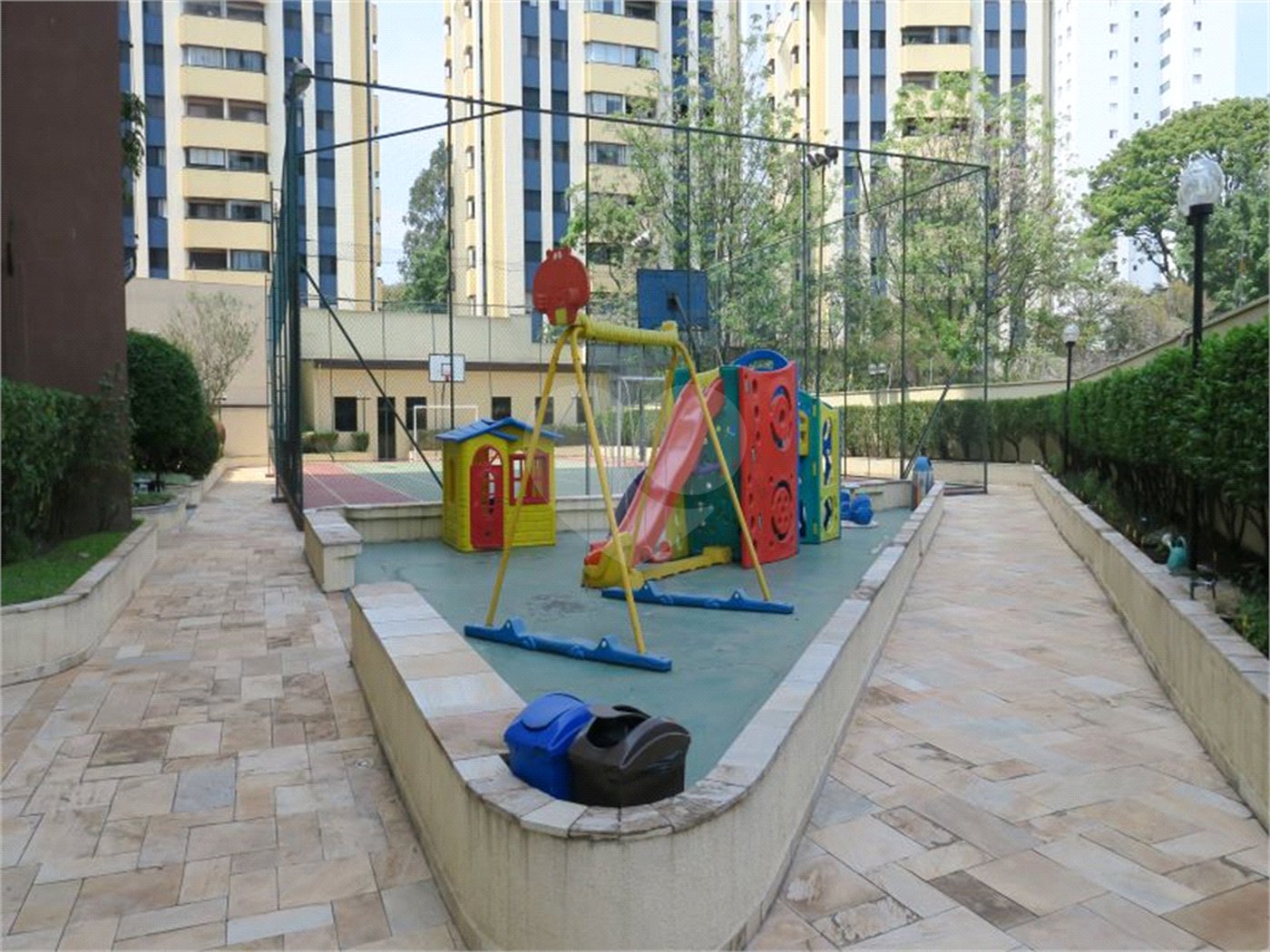 Apartamento à venda com 4 quartos, sendo 3 suítes,  em Jardim Monte Kemel, São Paulo, SP