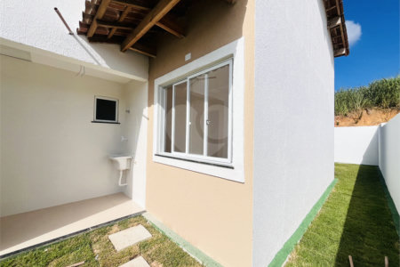 Casa à venda com 2 quartos, sendo 1 suíte, no condomínio Parque Guará, Rio de Janeiro - RJ