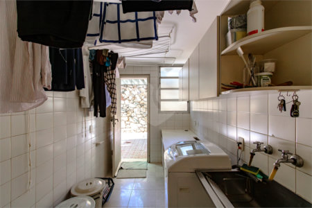 Casa à venda com 4 quartos, sendo 1 suíte,  em Jardim Leonor, São Paulo, SP