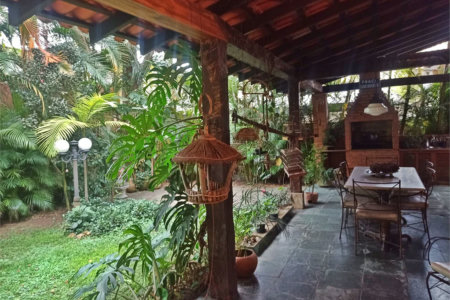 Casa à venda com 4 quartos, sendo 2 suítes,  em Morumbi, São Paulo, SP