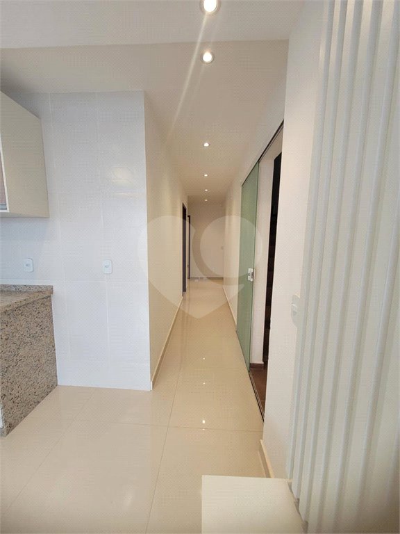 Apartamento para alugar com 2 quartos em Miguel Couto, Cabo Frio, RJ
