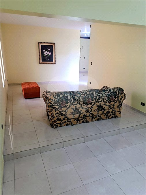 Casa à venda com 5 quartos, sendo 4 suítes, em Jardim Armênia, Mogi das Cruzes, SP